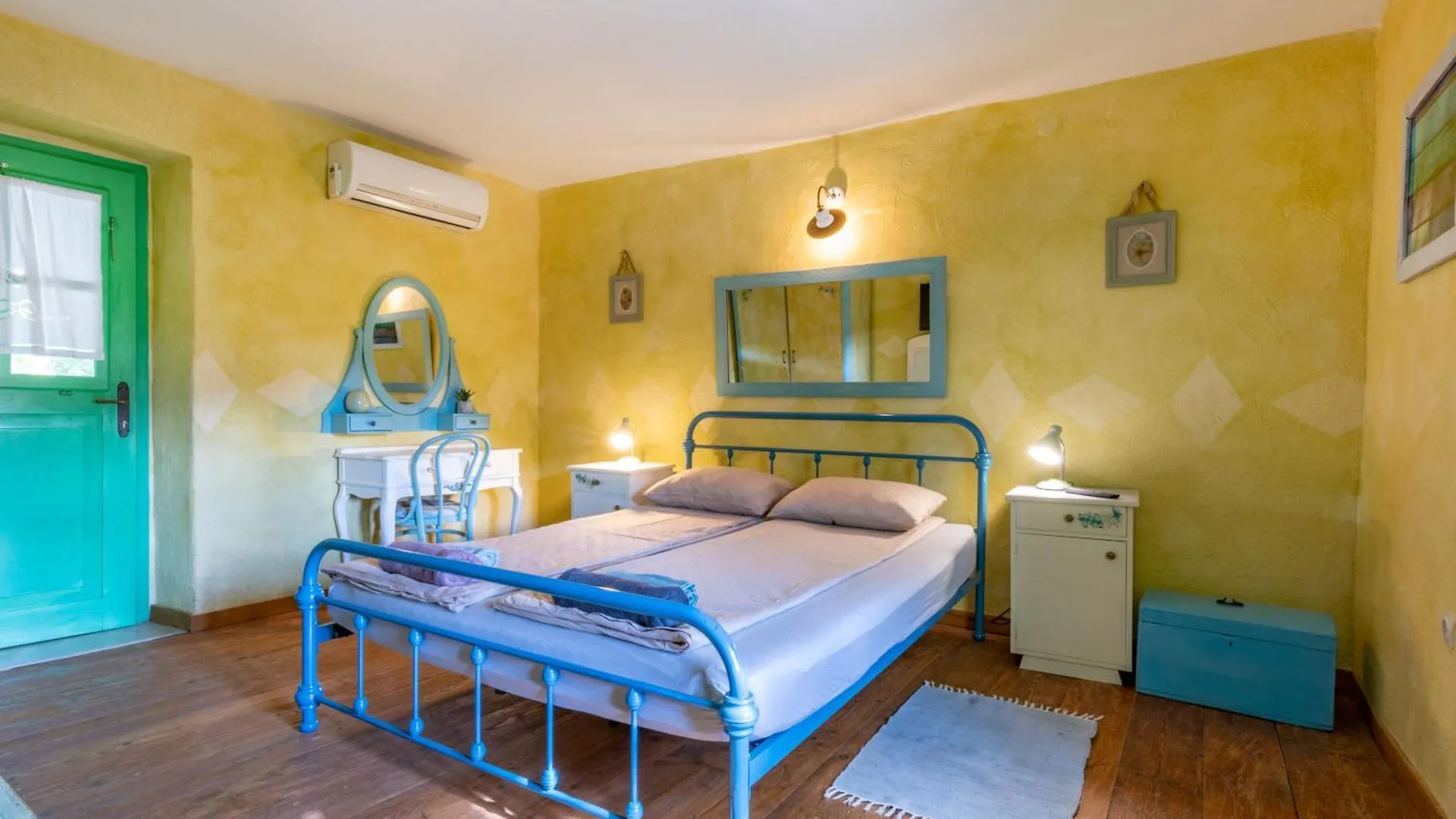 Sivati Villa Liberat And Foska, A Private Nature Oasis, Ideal For Large Groups בית נופש