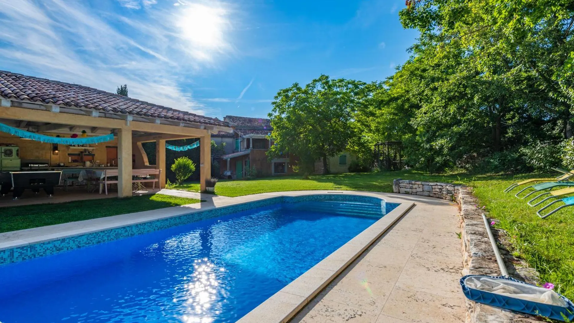 Villa Liberat and Foska, a private nature oasis, ideal for large groups Sivati